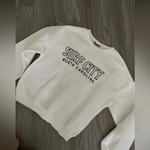 Women’s crew neck sweater
